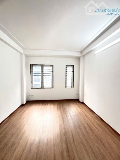 Bán nhà Định Công Thượng 35m2 ô tô đỗ cổng 5 tầng 6.5 Tỷ - 2