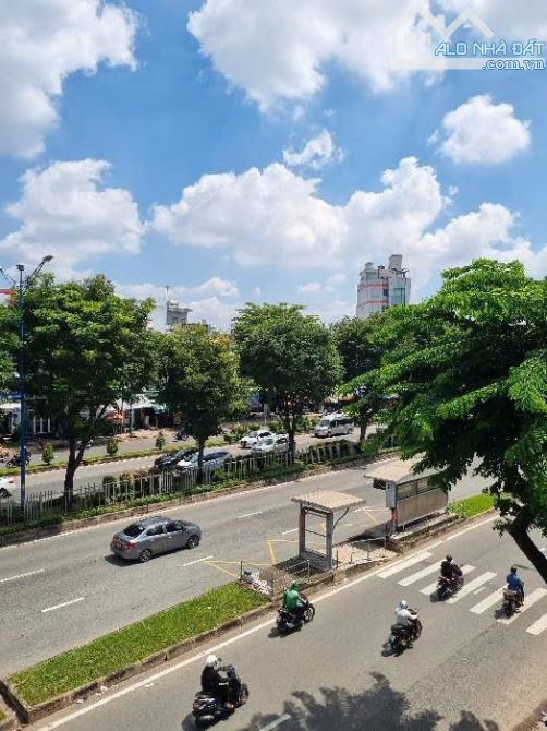 Nhà lô góc 3 Tầng mặt tiền đường Trường Chinh, phường TTN, Q12, dt 66m2 (9mx10m). giá 14Tỷ - 2