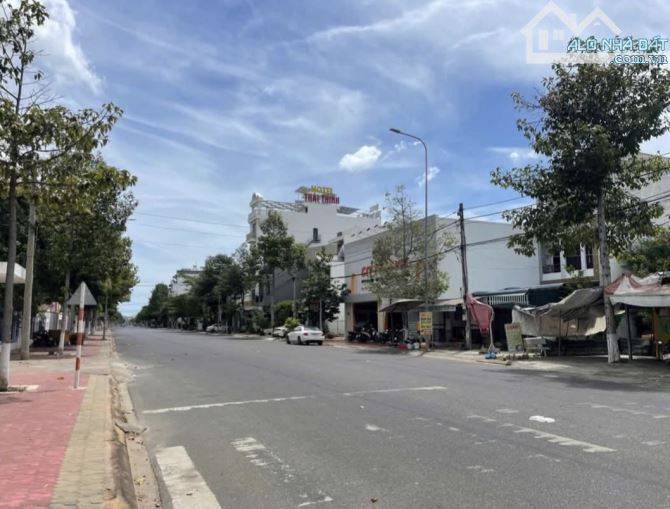 Cần bán 3 lô liền kề 345m2 có sẵn nhà mặt tiền đường lớn Võ Văn Kiệt, Phan Thiết gần Lotte - 2
