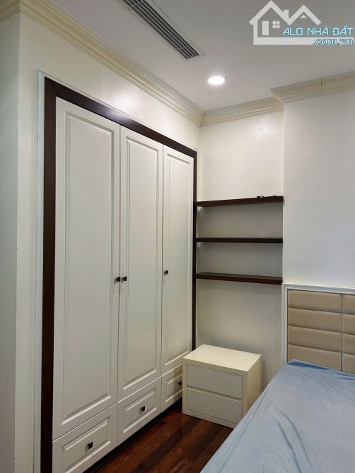 Cho thuê căn hộ mặt đường Nguyễn Chí Thanh, 110m, 3PN 2WC, Full, bàn giao ngay. Giá: 28tr - 2