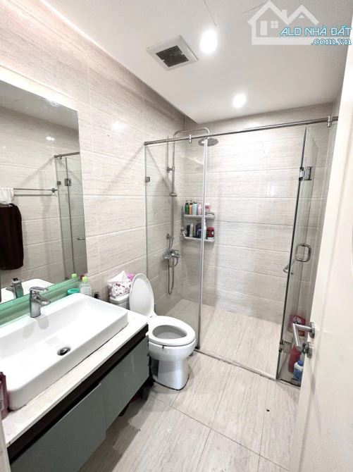 Cho thuê CHCC Imperia 2PN 2WC, Full, tầng cao, view đẹp, nhận ngay. Giá: 16tr - 2