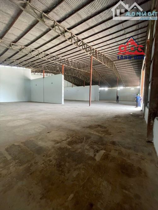 Chỉ 36Triệu/tháng .Thuê ngay xưởng 1.600m2 ngay đường Hoàng Văn Bổn điện 3F 160kwa. - 2