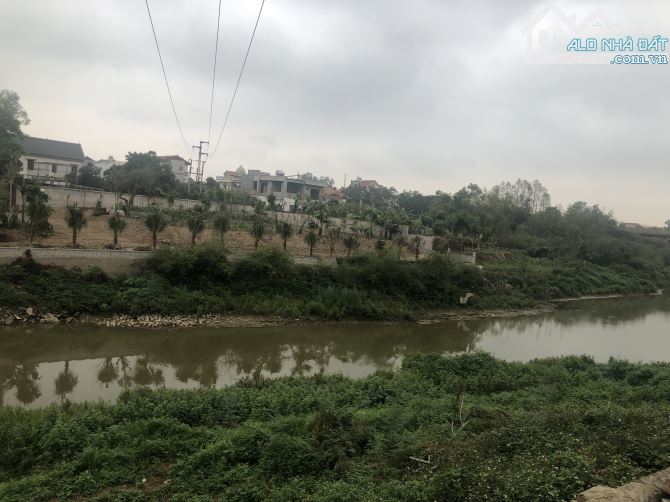 Nguyên Khê loanh quanh 4 tỷ- view hồ - Đường 3 ô tô tránh- được tặng thêm lưu không - 2