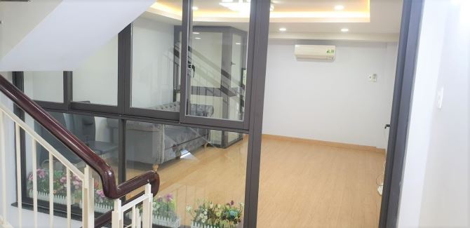 QUẬN 7: HXH Nguyễn Thị Thập, Cách MT 5 căn,  Nhà 51m2 xây 4 tầng ngang 4.2m - 2