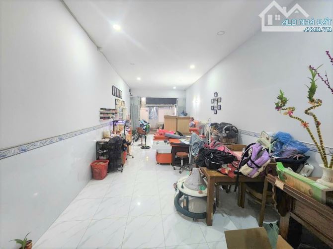 🔥 BÁN NHÀ P. 4 QUẬN 8 - 95M² - NGANG 4M - NỞ HẬU - DÒNG TIỀN 10tr/thg - CHỈ 5.3 TỶ. - 2