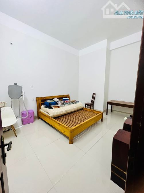 💥 Nhà 2 lầu đẹp mặt tiền Phạm Văn Đồng - chỉ 4.580 tỷ - 3