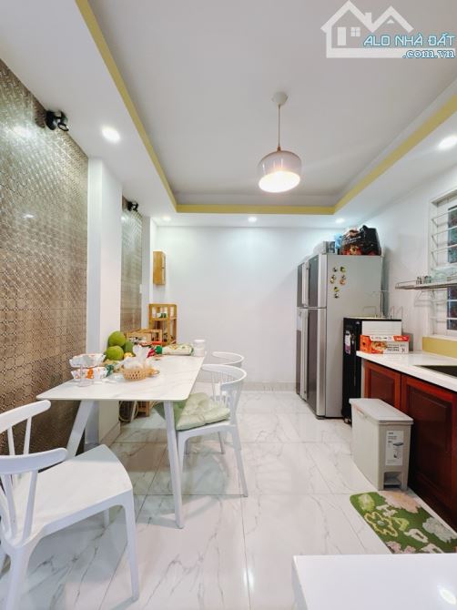 Bán nhà siêu đẹp Tôn Đản Q.4 DTSD 150m2 nhỉnh 6T - 3