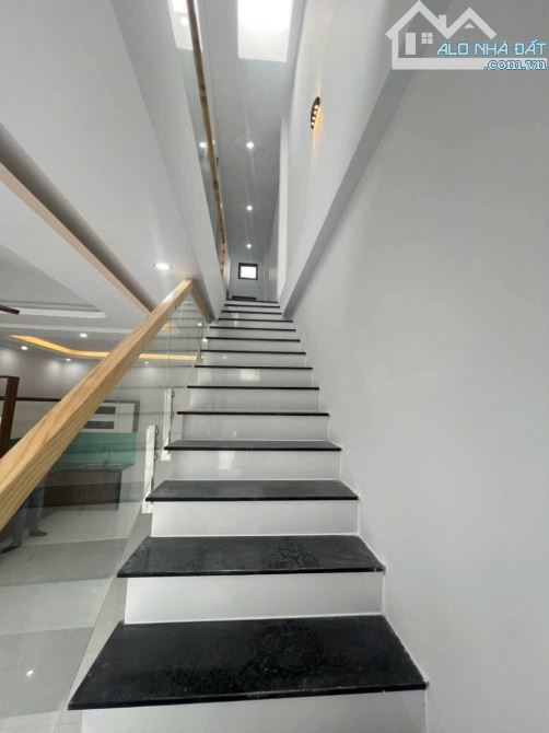 Nhà mới 100% 1trệt 1lầu giá rẻ - 2