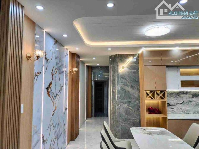 Bán nhà 3 tầng Hoà Xuân, 100m2 Giá nhỉnh 4T, ô tô đậu trong sân, full nội thất - 3