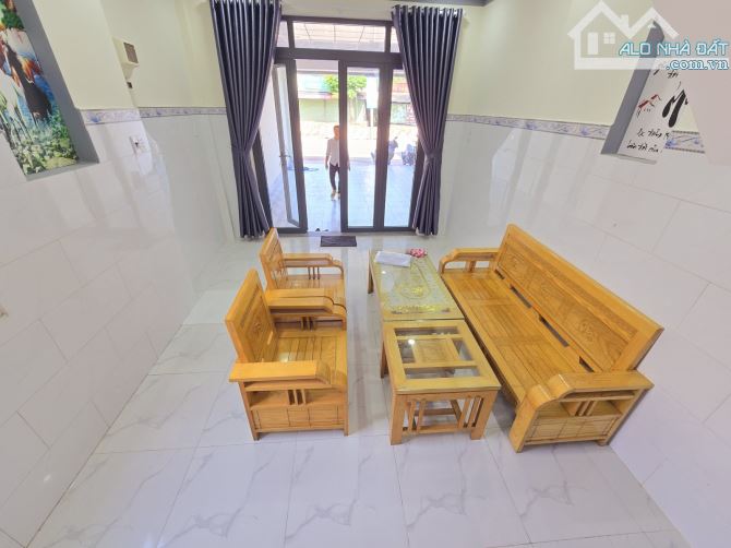 Bán nhà MT DT743B, 2 tầng 4PN, NGANG 5,6M, Thuận An chỉ 3,55 tỷ TL - 3