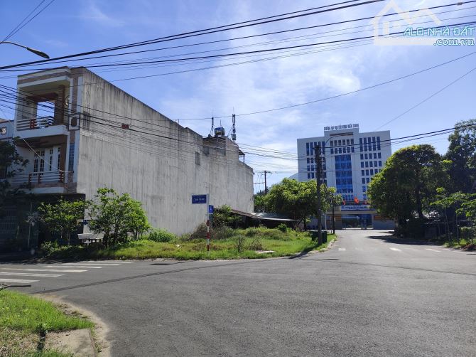 Bán Lô Góc 200m2 Mặt Tiền Tân Trào trước cổng Chính trường Đại Học Xây Dựng Miền Trung - 3