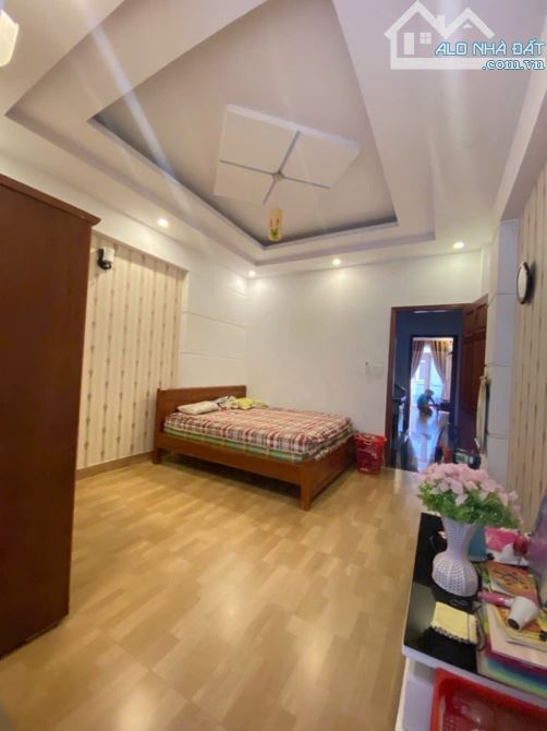 THÔNG SỐ HIẾM-MẶT TIỀN RỘNG-GIÁ TỐT-BÁN NHÀ 4.6×23-4 TẦNG MẶT TIỀN HỌ LÊ TÂN PHU- 11 TỈ - 3