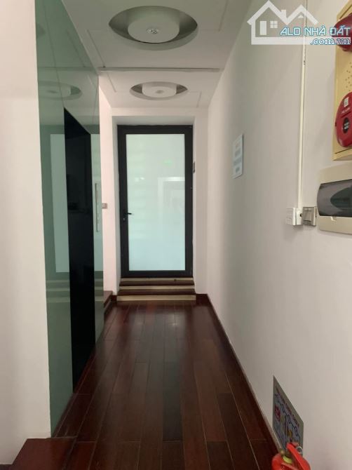 19 Tỷ Phố Nghĩa Đô, ngay 106 Hoàng Quốc Việt, lô góc, thang máy, view vườn hoa. DT 60m2, - 3