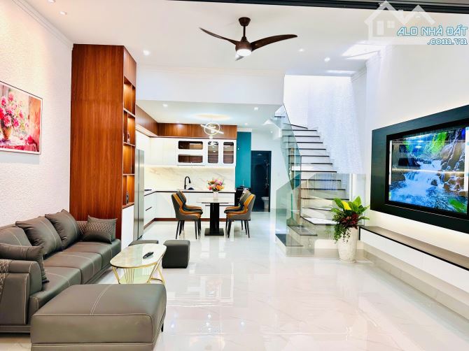 NHÀ FULL NỘI THẤT HẺM 08 CAO ĐẠT NGAY SIÊU THỊ COOPMART - 3