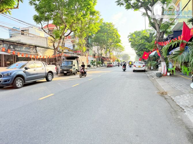 Siêu Phẩm! Toà Căn Hộ - Ngay khu phố tây Du Lịch - Kề ĐH Kinh Tế - Dòng tiền 5-6%/ năm - 3