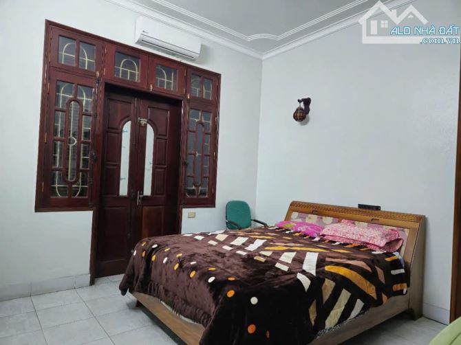 Bán nhà phân lô Phùng Chí Kiên ô tô tránh có vỉa hè, 2 thoáng, kinh doanh, chỉ 29 tỷ. - 3
