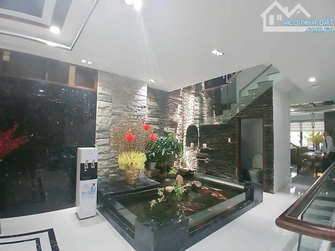 Siêu Phẩm 4 Tầng Mặt Tiền Đường D2 Quận 9 TNPA 110m2 Giá 15 Tỷ 900 - 3