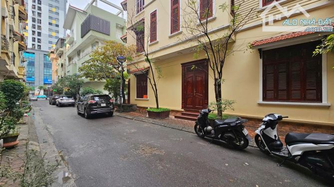 SIÊU RẺ NHÀ LK KĐT VĂN QUÁN, 85m2 x 6 tầng x 4.2m mặt tiền, Trục kinh doanh ngày đêm, Ô tô - 3