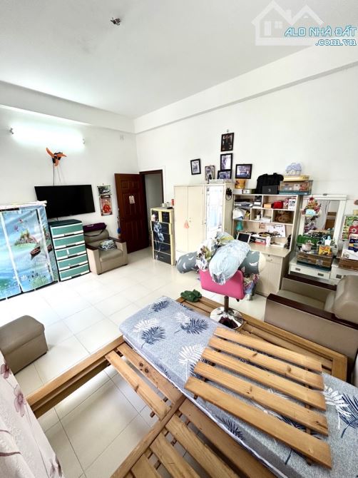 BÁN NHÀ HẺM HUỲNH TẤN PHÁT - TÂN THUẬN ĐÔNG - LO NHÌ RA MT - 4 TẦNG NGANG 5M - CHỈ HƠN 7 T - 3