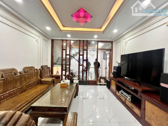 KHU PHÂN LÔ ĐỒNG BỘ CAO CẤP - CỔNG AN NINH 24/7 - HÀNG XÓM DÂN TRÍ - ĐƯỜNG NHỰA 7M - GẦN V - 3