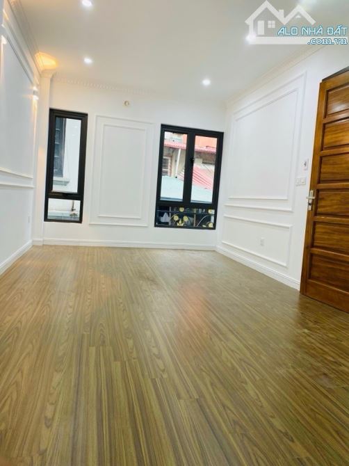 Bán Nhà Tây Hồ - Lạc Long Quân - Ven Hồ Thoáng Đãng - 5 Tầng - 3 Ngủ - 6 Tỷ Có Nhô. - 4