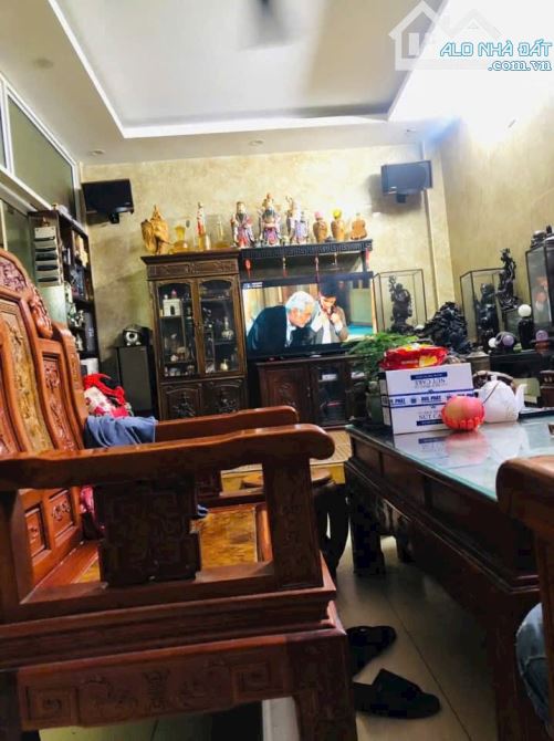 BÁN NHÀ 53m - 14,7 Tỷ - HÀO NAM - ĐỐNG ĐA - THANG MÁY - GẦN PHỐ - ĐẸP THOÁNG Ở NGAY - 4