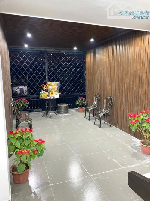 Phố Hồng Mai - 45m x 5T - 5m ô tô tránh đỗ - ngõ thông tứ tung - kinh doanh sầm uất - 4