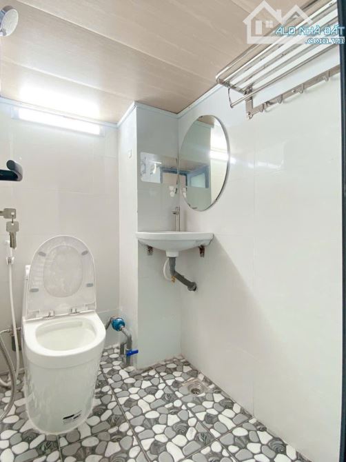 BÁN NHÀ 5 TẦNG KD CĂN HỘ DICH VỤ  -  TRUNG TÂM QUẬN 7  GIÁ CHỈ 7,5Tỷ - 4