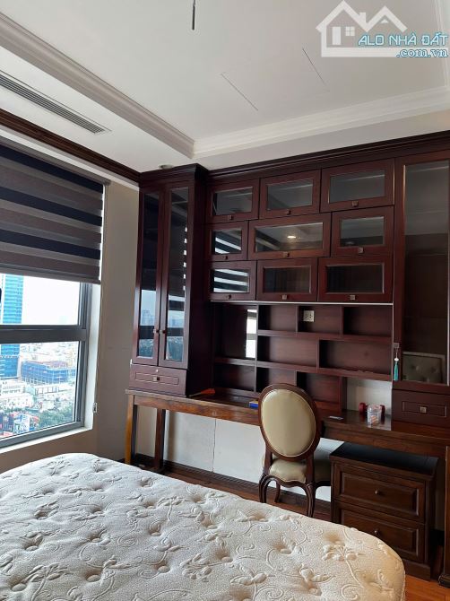 Cho thuê căn hộ mặt đường Nguyễn Chí Thanh, 110m, 3PN 2WC, Full, bàn giao ngay. Giá: 28tr - 4