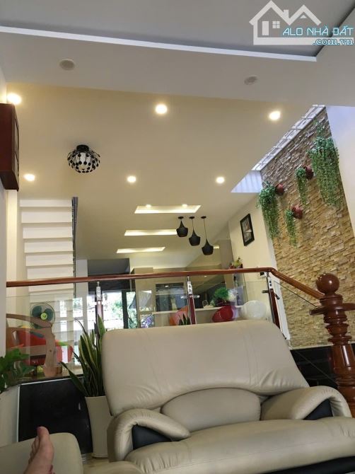 Bán nhà mặt tiền giá rẻ Ngay  Hoàng Diệu 2 - DT 118m2 *3 tầng, Linh Chiểu -TP Thủ Đức - 4