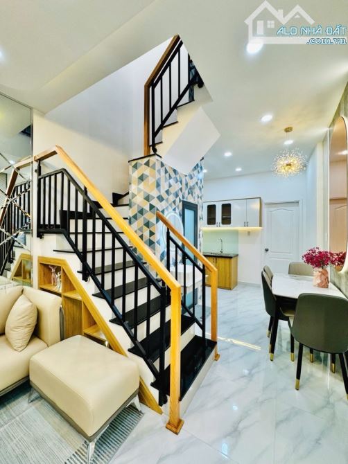 Bán Nhà Gò Vấp - Nguyễn Thái Sơn - Nhà 2 Tầng - 42m2 - Full Nội Thất - Nhỉnh 4 tỷ - 4