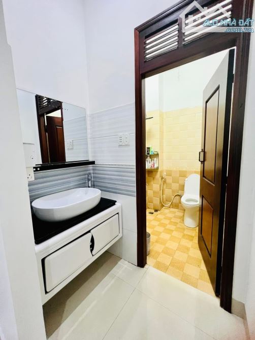 💥 Nhà 2 lầu đẹp mặt tiền Phạm Văn Đồng - chỉ 4.580 tỷ - 5