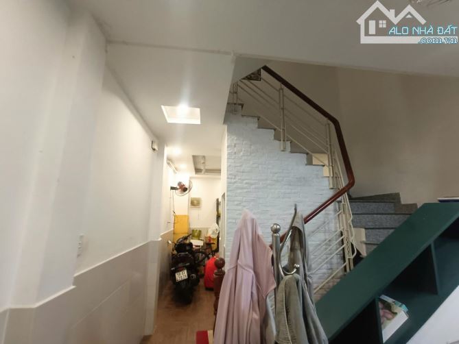 Nhà đep ờ ngay p3 gò vấp sát bên phú nhuân hxh 42m2 trêt 2 lầu sân thương - 5