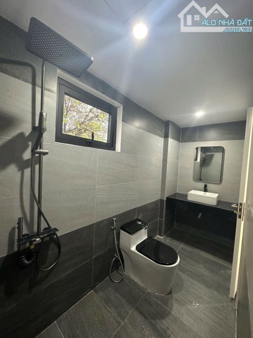 🔥🔥🔥🔥🔥Bán nhà đẹp tân cổ điển 4 tầng 2 mặt tiền đường DUY TÂN TP HUẾ chỉ 4,3 tỷ - 5