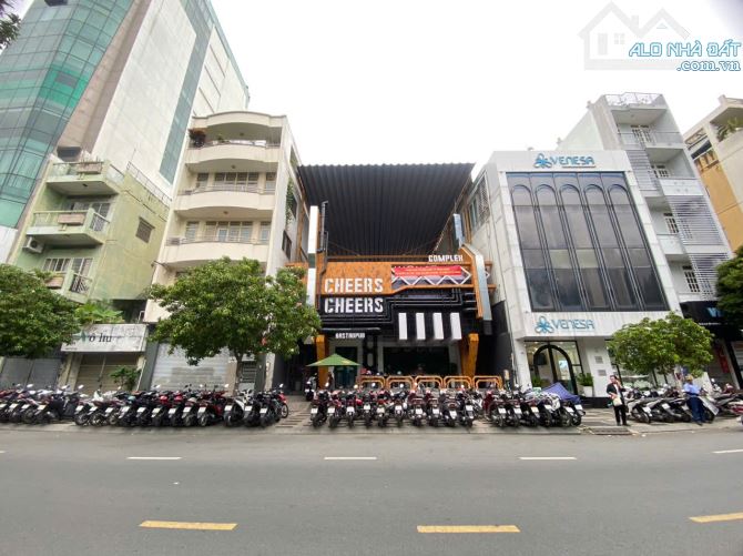 BIỆT THỰ SIÊU PHẨM - SỬ DỤNG HƠN 1,700M2 - 3 TẦNG - SỐ 138 LÊ LAI, TRUNG TÂM QUẬN 1 - 5