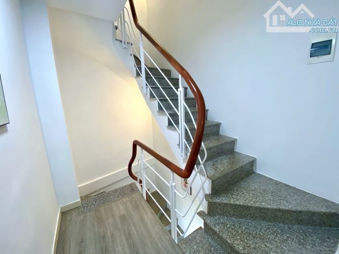 Nhà đẹp cầu giấy tặng full nội thất 30m 4 tầng 7t - 5
