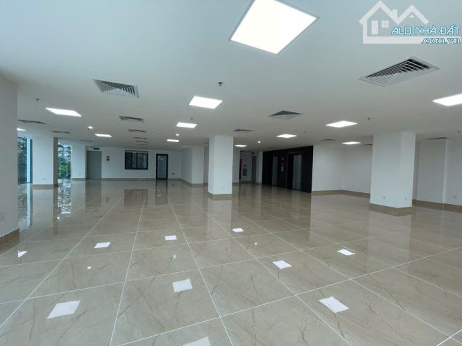 Cho Thuê Toà 82 Trần Thái Tông, DT 350M2, MT 40M, 1O Tầng 1 Hầm, Lô Góc 3 Mặt Thoáng - 5