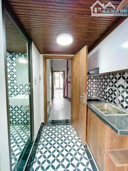 Bán tòa nhà căn hộ dịch vụ 8 tầng tại đường Kim Giang cho thuê 150 triệu/ tháng, chỉ 35 tỷ - 5
