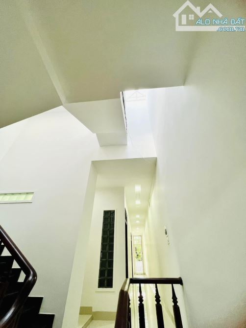 💥 Nhà 2 lầu đẹp mặt tiền Phạm Văn Đồng - chỉ 4.580 tỷ - 6