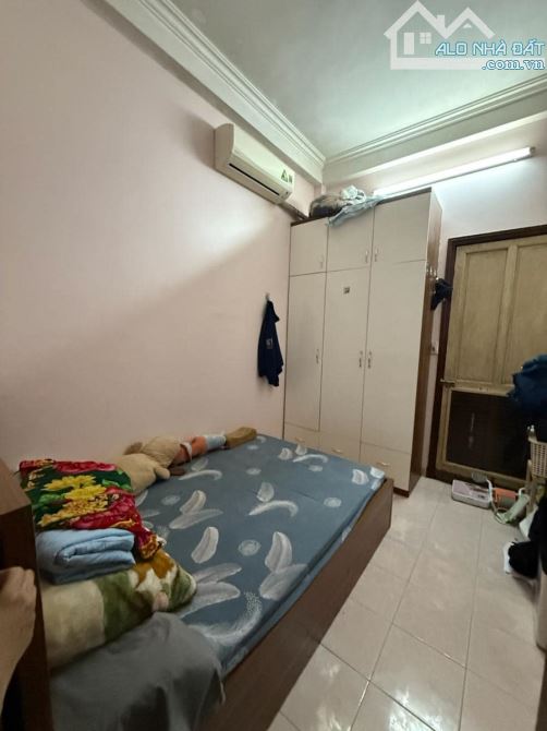 BÁN NHÀ NGUYỄN CHÍNH - GIÁ ĐẦU TƯ - DÂN XÂY CHẮC CHẮN - TRƯỚC NHÀ RỘNG 3M - CÁCH OTO 15M - 7
