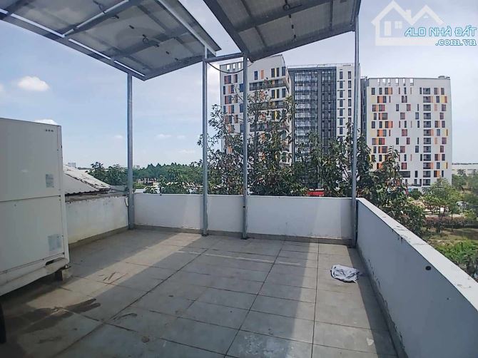 Siêu Phẩm 4 Tầng Mặt Tiền Đường D2 Quận 9 TNPA 110m2 Giá 15 Tỷ 900 - 8