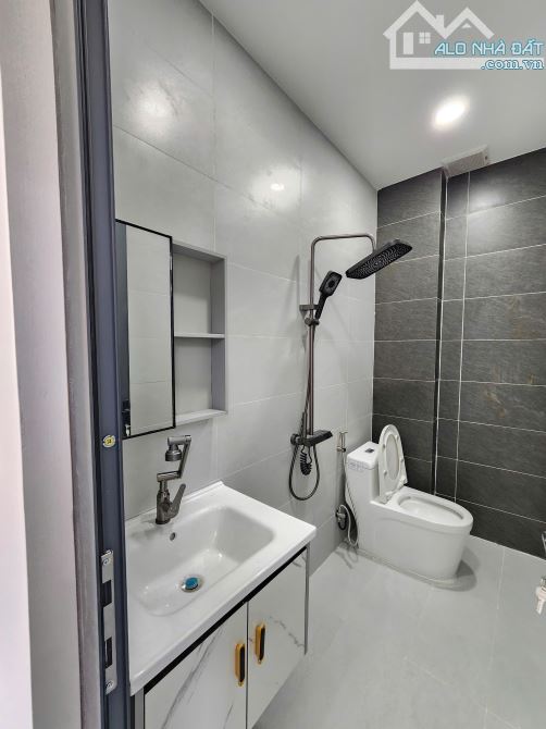 Bán nhà 2 mặt tiền, nhà hoàn công, Khu dân cư gần ngã tư Miếu Ông Cù Thuận An - 9