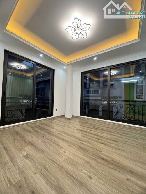 HIẾM...LÔ GÓC - 6TẦNG THANG MÁY  CĂN HỘ DỊCH VỤ NHÀ DÒNG TIỀN - 9