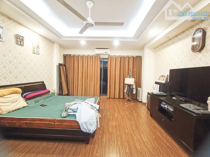 NHÀ PHÂN LÔ 2 THOÁNG 16,5 TỶ 65m 5 TẦNG MT 5m Ô TÔ 4 CHỖ ĐỖ CỬA 376 ĐƯỜNG BƯỞI BA ĐÌNH - 9