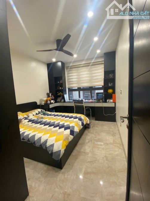 🏘️ Bán Nhà Phố, Ngọc Lâm, TT Long Biên. 50m2, 6 Tầng Thang Máy, 6.4m Mặt Tiền  NHÀ ĐẸP