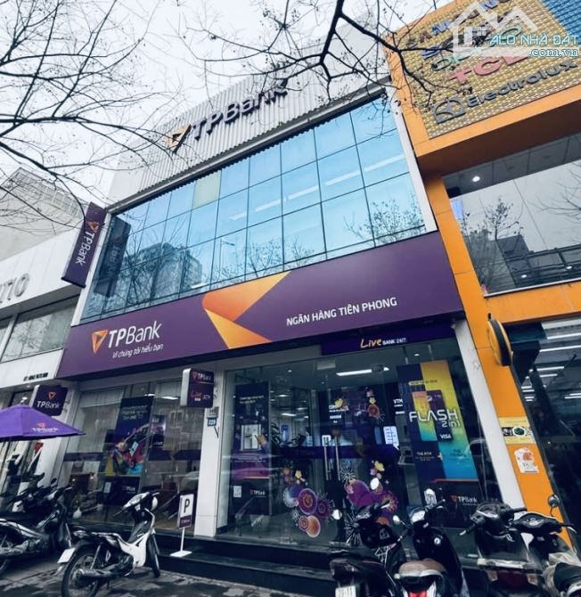 Mặt đường thông thương - Bán nhà mặt đường Cầu Giấy - 210m2 x 2t - mt 8m