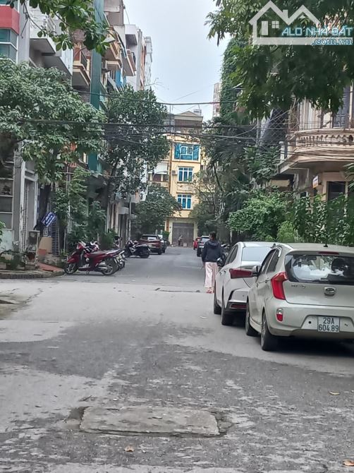 BÁN NHÀ 4 TẦNG 55M2 PHÂN LÔ RẤT ĐẸP, ĐƯỜNG Ô TÔ RỘNG, GIÁ RẺ NHẤT KĐT ĐẠI KIM – HOÀNG MAI.