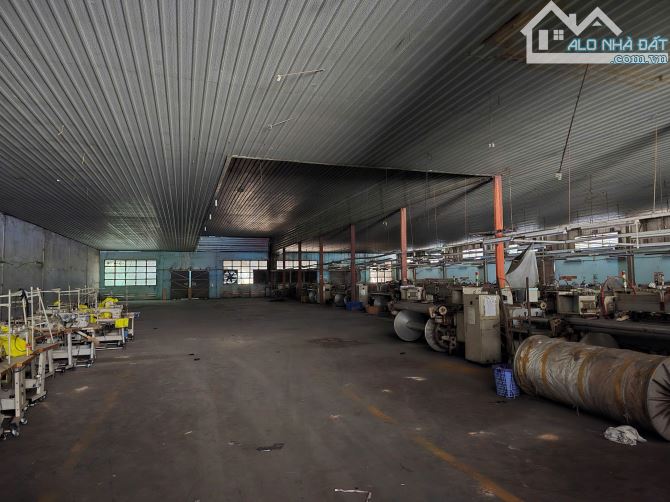Cho thuê từ 1000m2 đến 8000m2 kho TT Quận 4,HCM.