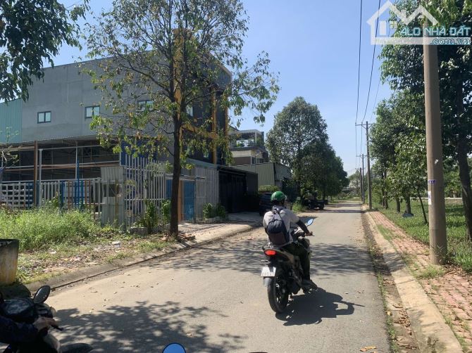 Bán miếng đất 275m2(12x23m) - mặt tiền View Sông Sài Gòn - BV Quốc Tế Hạnh Phúc