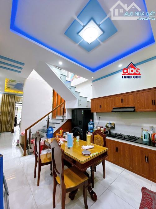 3.45tỉ.Nhà 1 lầu 115m2-SHR-Hoàn Công-Đường nhựa 8m,đang cho thuê 6triệu/tháng .